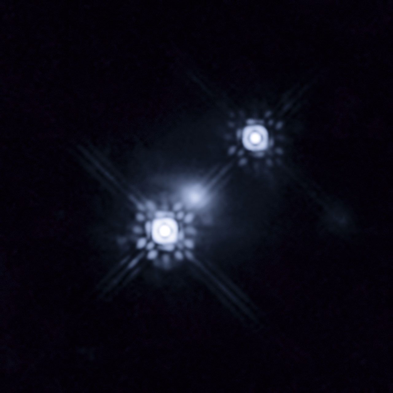 Gravitationally lensed quasar HE 1104-1805 Gravitationally lensed quasar HE 1104-1805